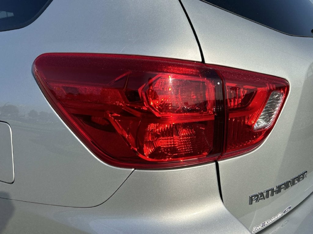 2019 Nissan Pathfinder SL