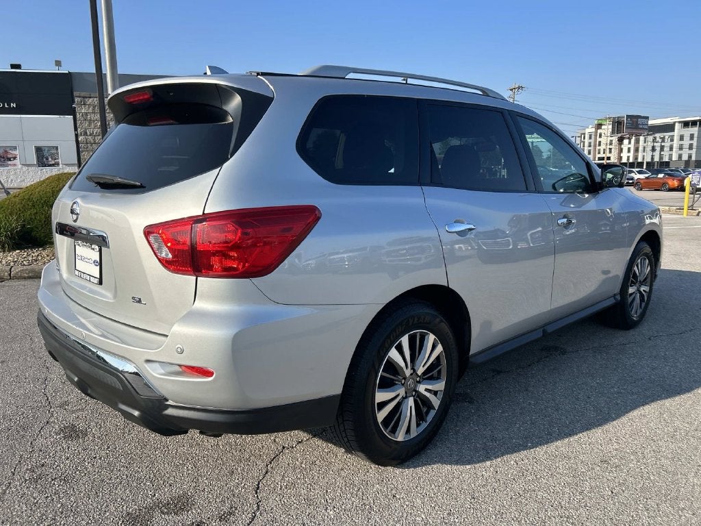2019 Nissan Pathfinder SL