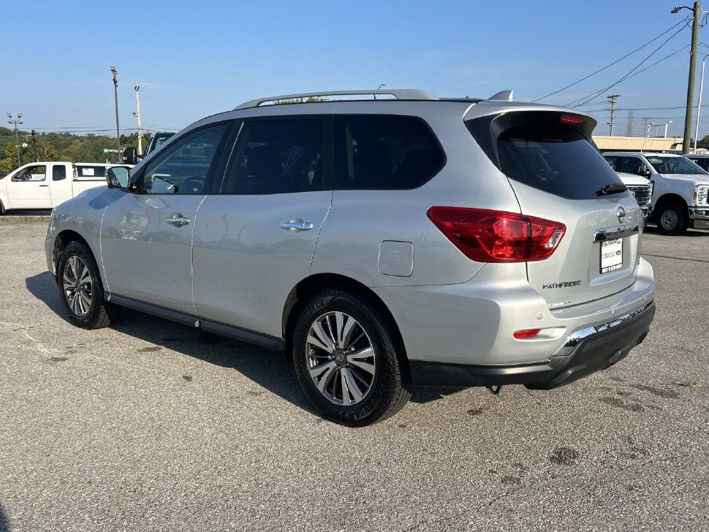 2019 Nissan Pathfinder SL
