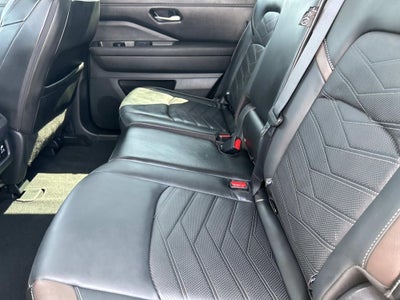 2024 Nissan Pathfinder Platinum