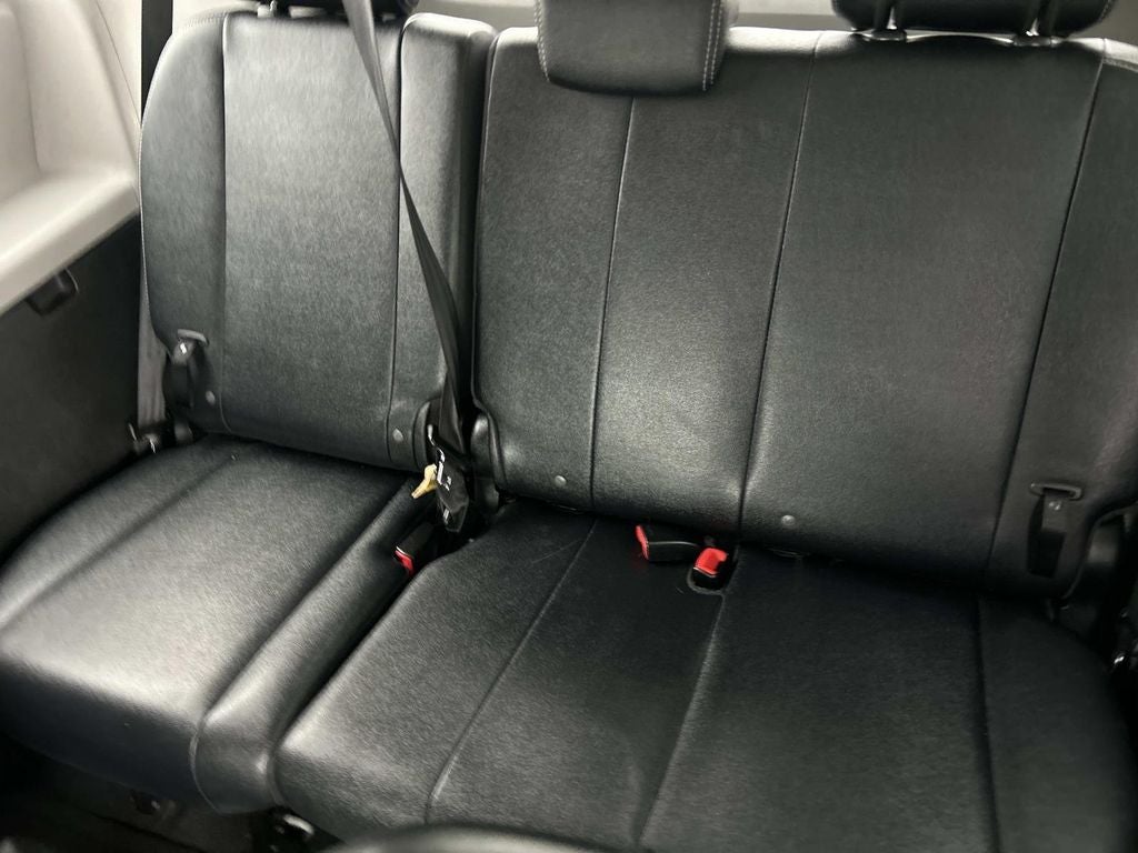 2016 Toyota Sienna SE 8 Passenger