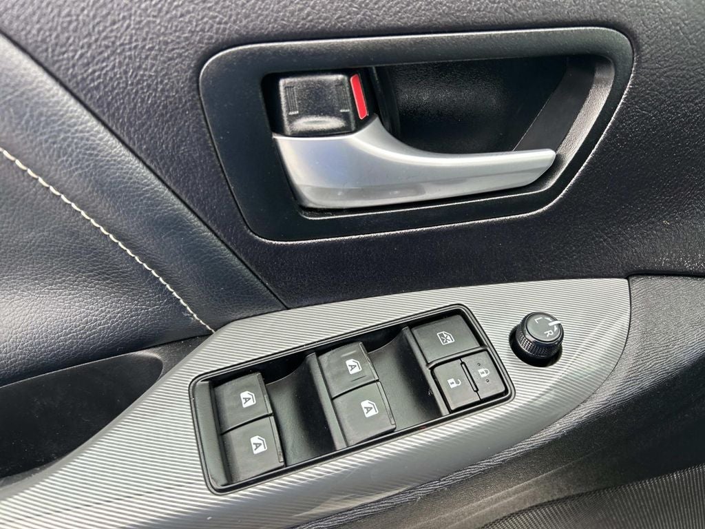 2016 Toyota Sienna SE 8 Passenger