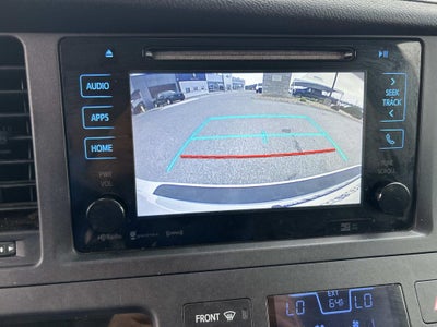2016 Toyota Sienna SE 8 Passenger