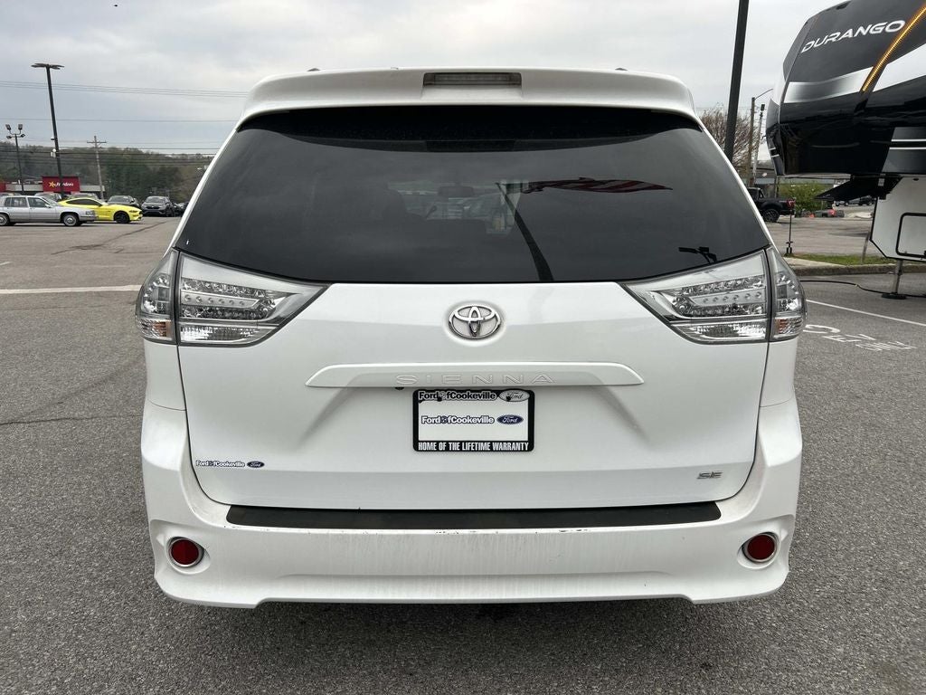 2016 Toyota Sienna SE 8 Passenger