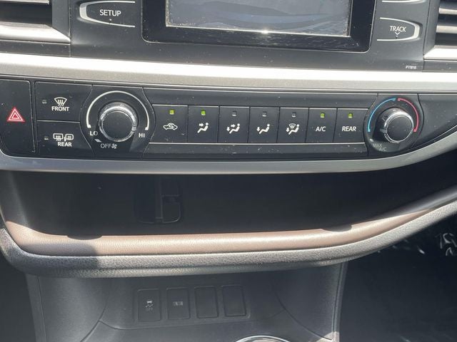 2019 Toyota Highlander LE