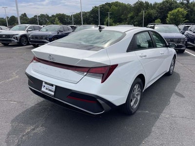 2026 Hyundai Elantra SE