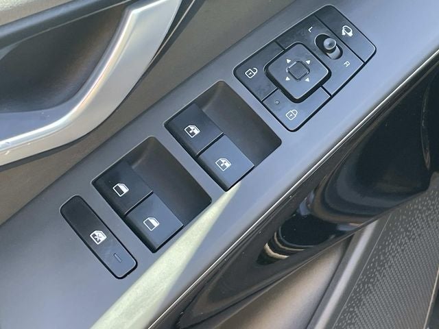 2023 Kia Niro SX