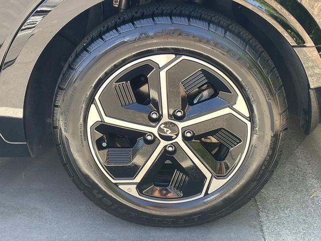 2023 Kia Niro SX