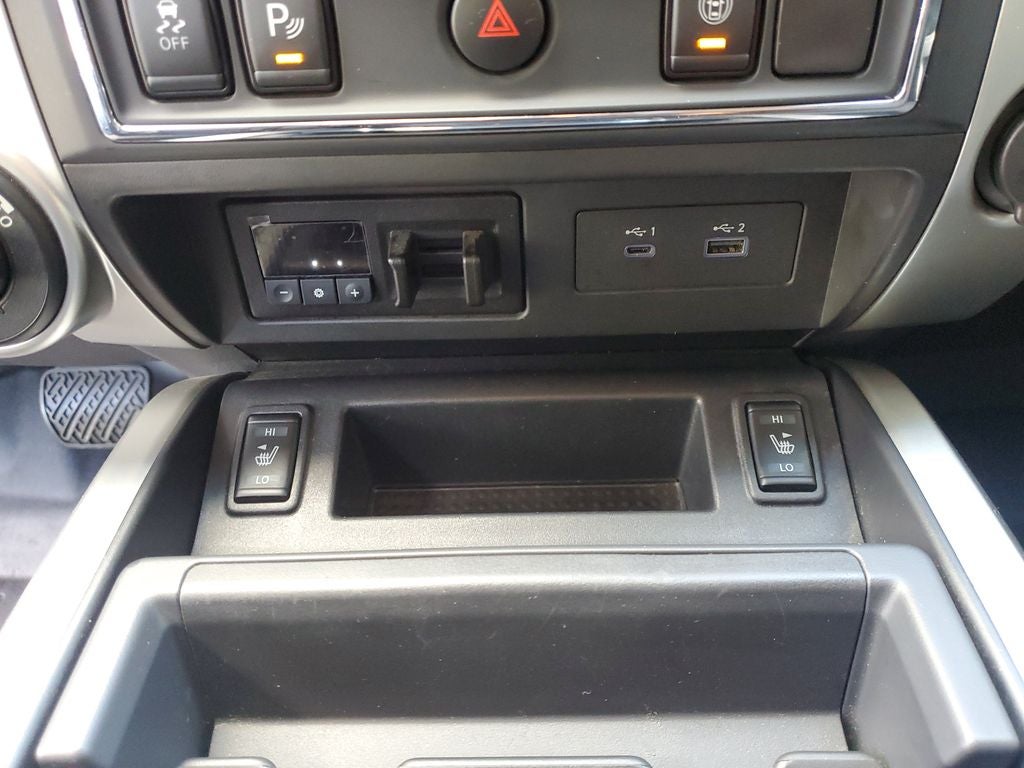 2024 Nissan Titan SV