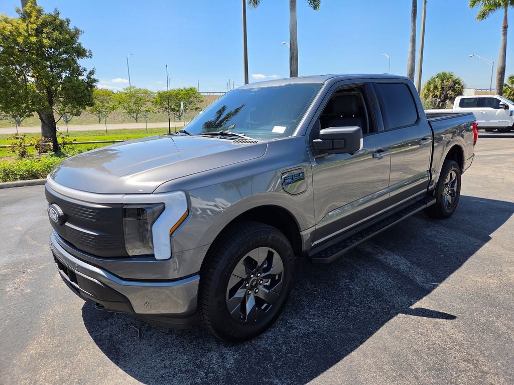 2025 Ford F-150 Lightning Flash