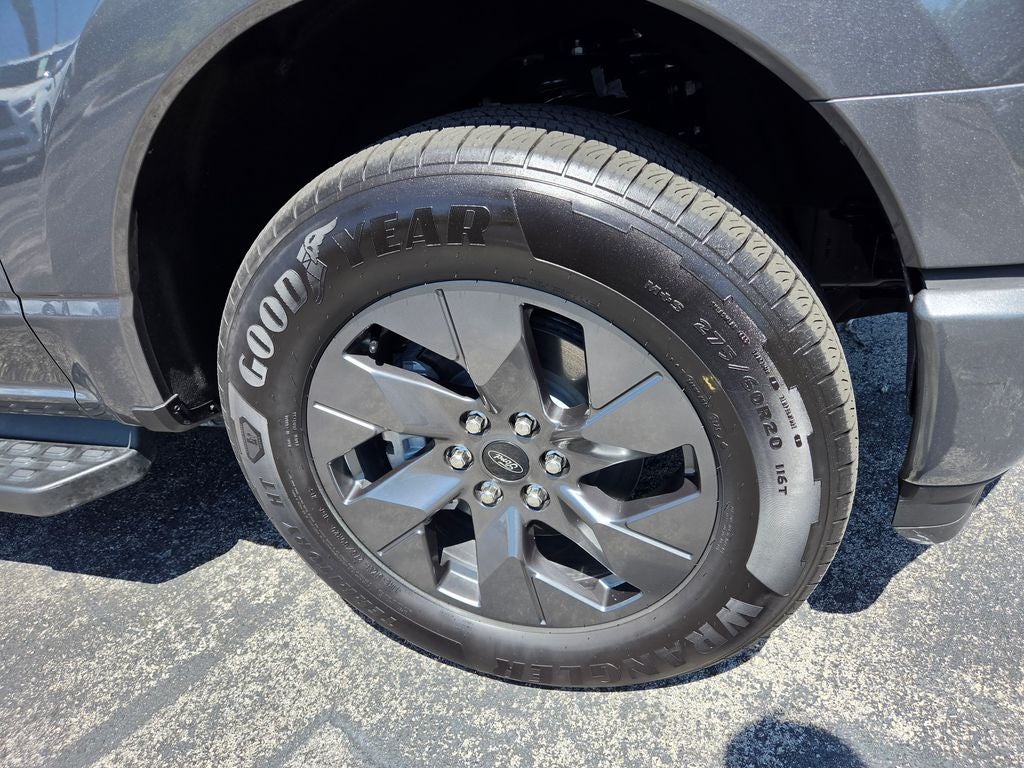 2025 Ford F-150 Lightning Flash