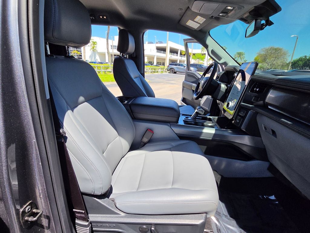 2025 Ford F-150 Lightning Flash