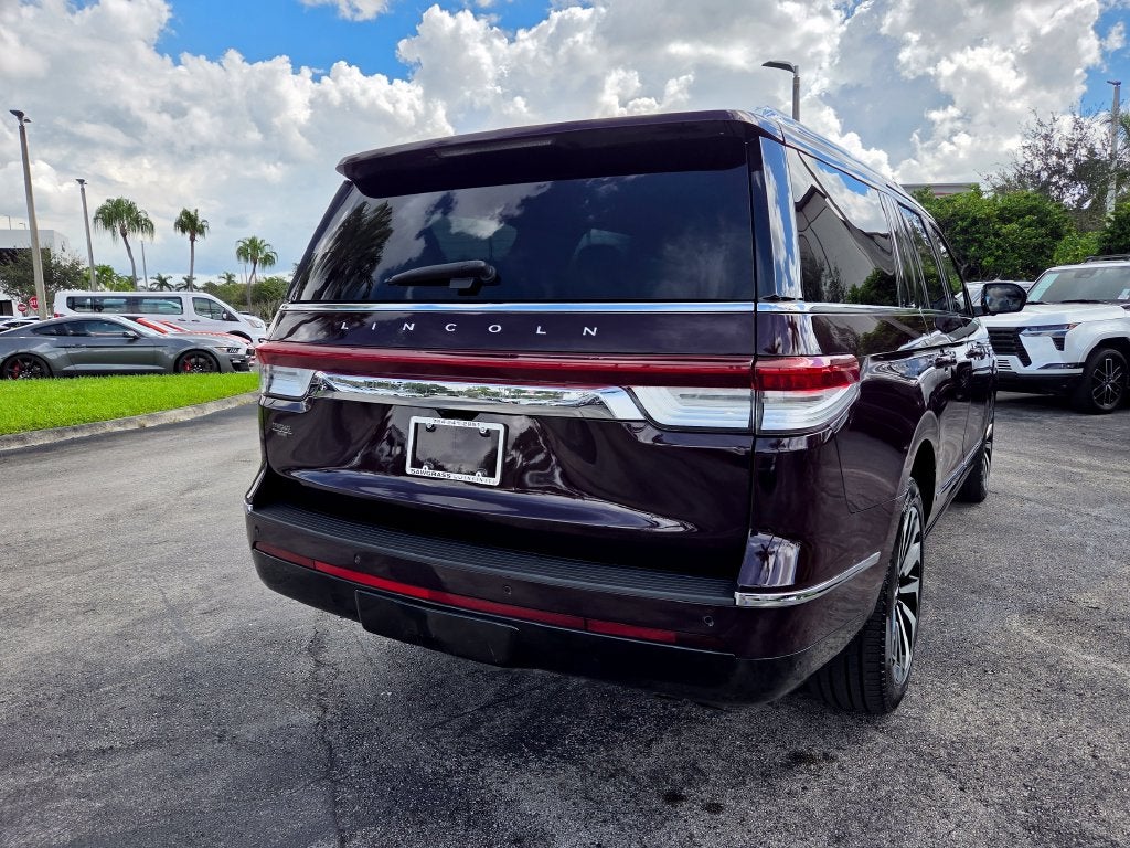 2023 Lincoln Navigator L Reserve