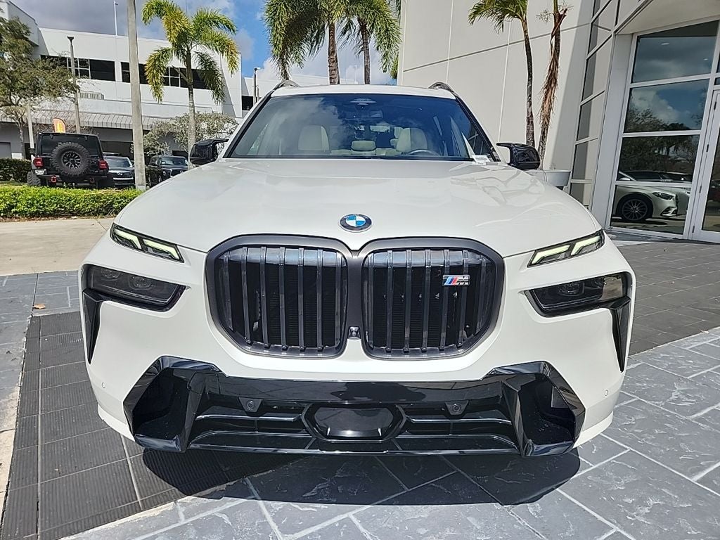 2024 BMW X7 M60i