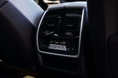 2025 BMW X6 xDrive40i