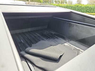 2025 Tesla Cybertruck Base