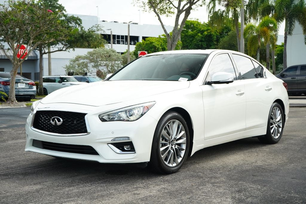 2023 INFINITI Q50 LUXE