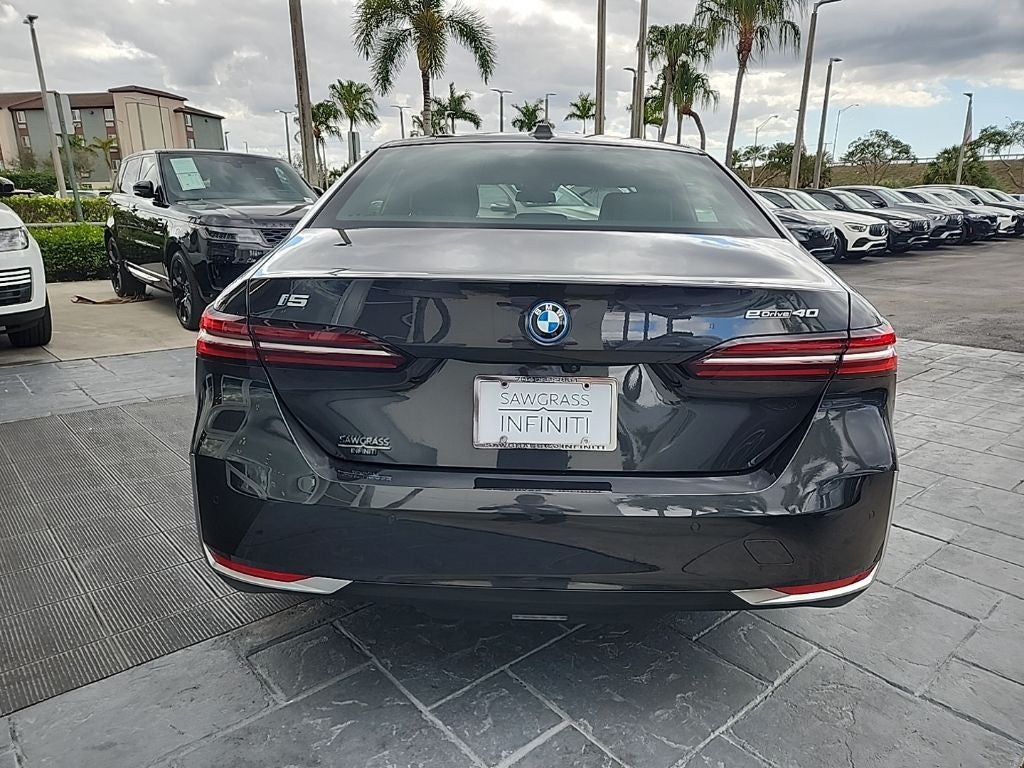 2025 BMW i5 eDrive40