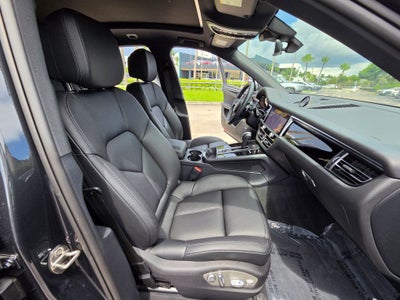 2025 Porsche Macan Base