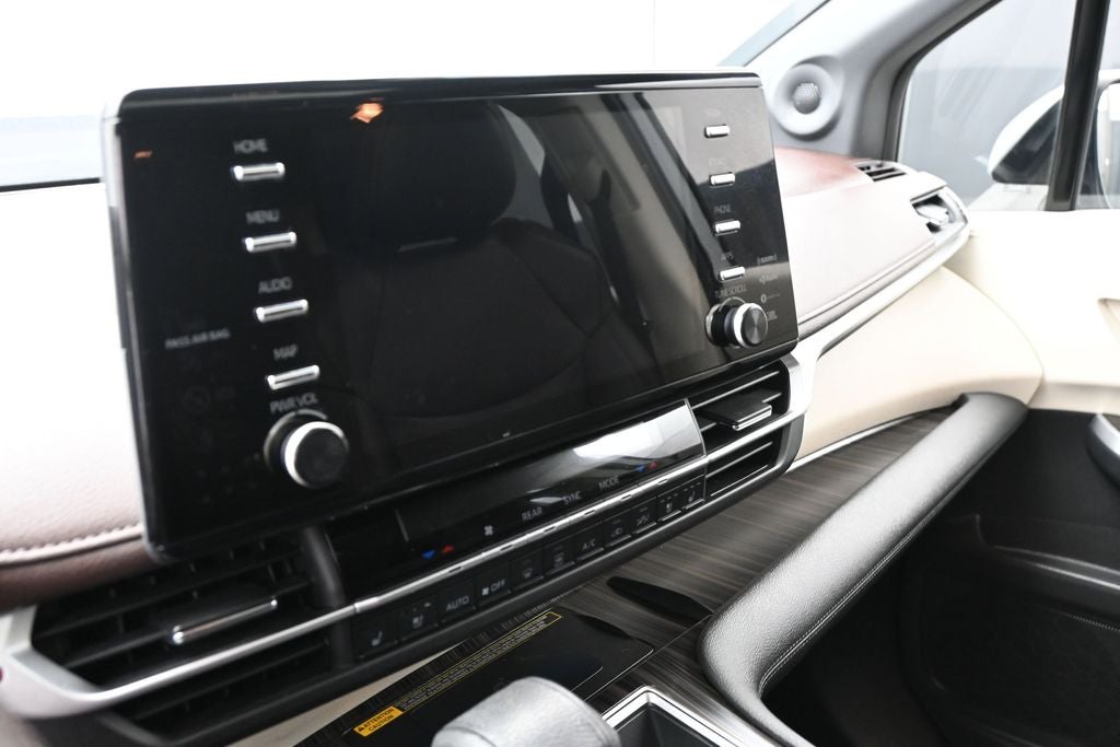 2021 Toyota Sienna Platinum 7 Passenger