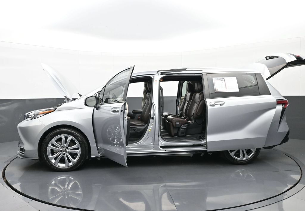 2021 Toyota Sienna Platinum 7 Passenger