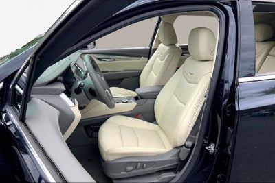 2022 Cadillac XT5 FWD Premium Luxury