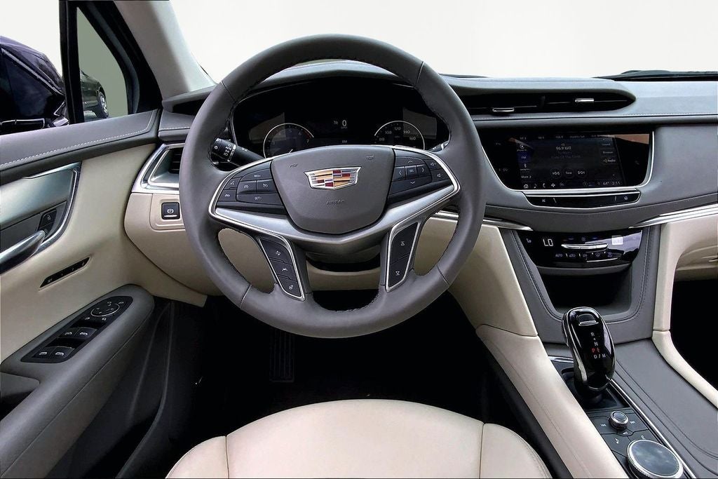 2022 Cadillac XT5 FWD Premium Luxury
