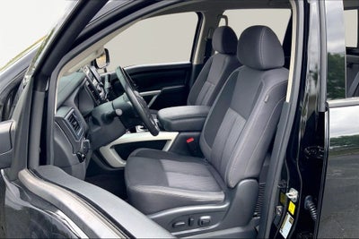 2022 Nissan Titan SV