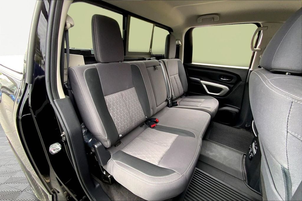 2022 Nissan Titan SV