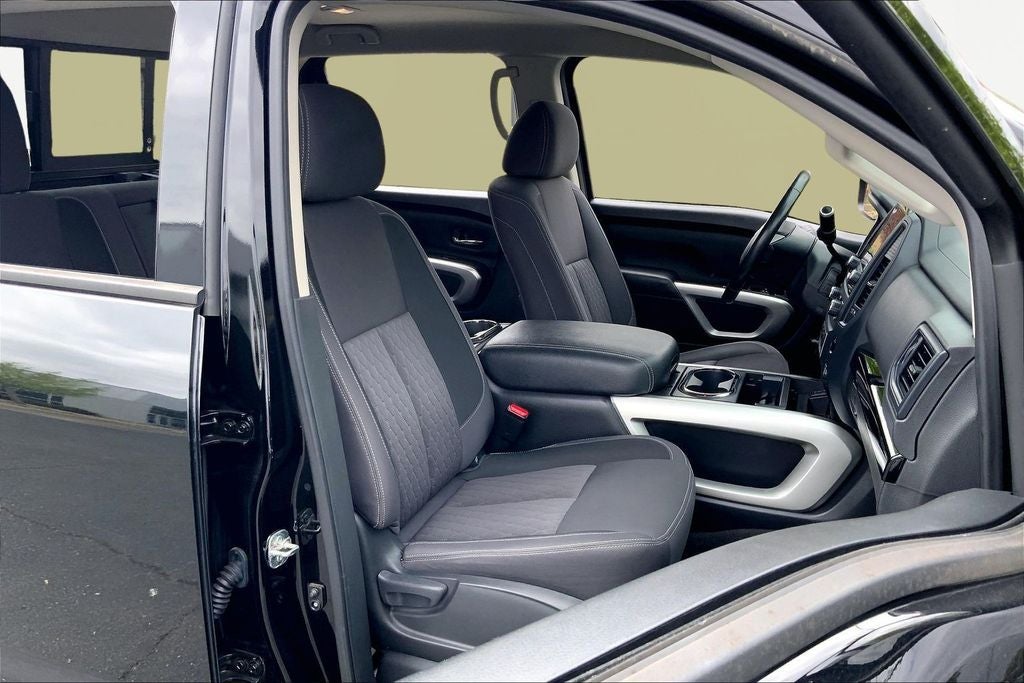 2022 Nissan Titan SV