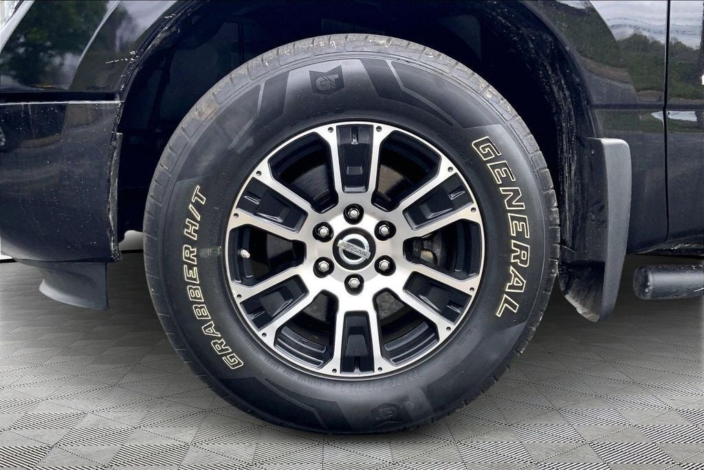 2022 Nissan Titan SV