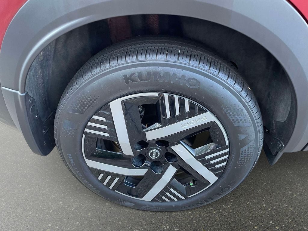 2025 Nissan Kicks SV