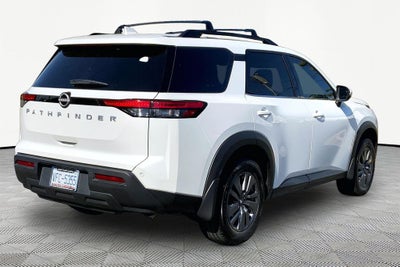 2025 Nissan Pathfinder SV