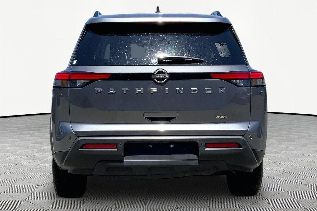 2025 Nissan Pathfinder SV