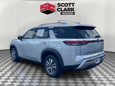2025 Nissan Pathfinder SL