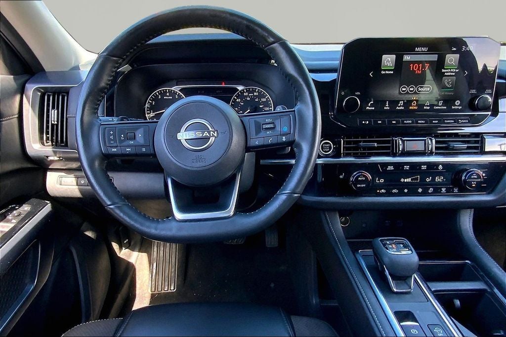 2023 Nissan Pathfinder SL