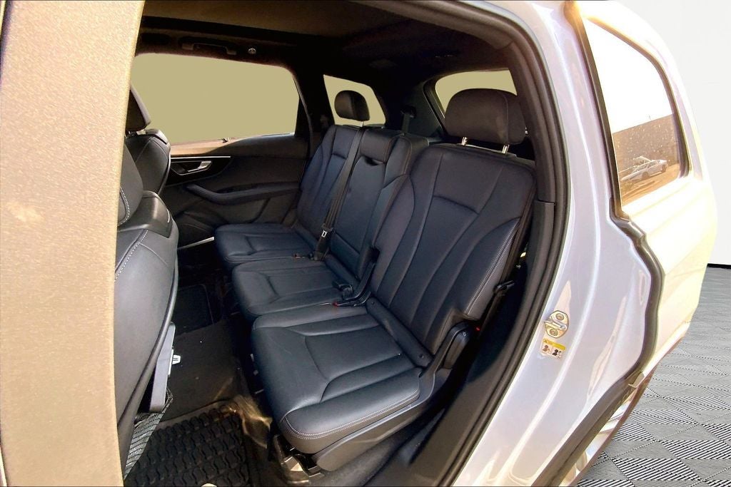 2025 Audi Q7 Premium Plus