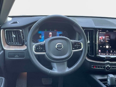 2023 Volvo XC60 Plus Dark Theme