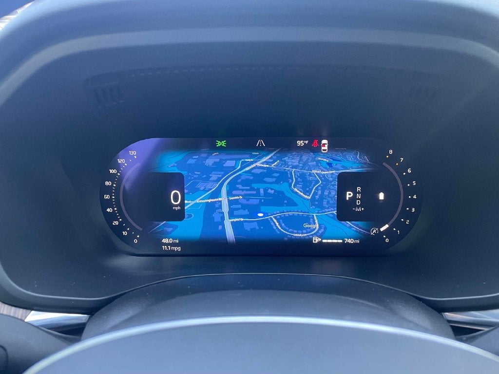 2023 Volvo XC60 Plus Dark Theme
