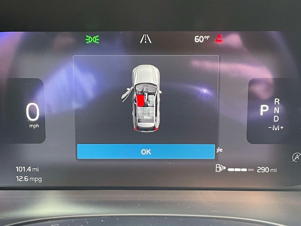 2023 Volvo XC60 Plus Dark Theme