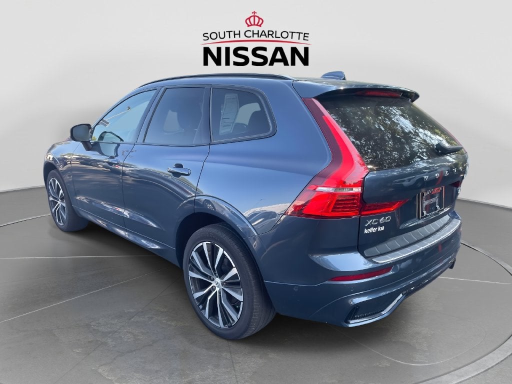 2023 Volvo XC60 Plus Dark Theme