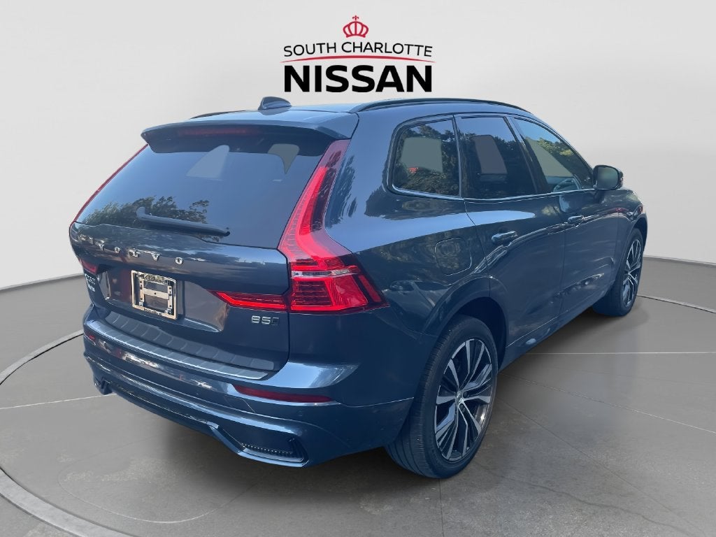 2023 Volvo XC60 Plus Dark Theme