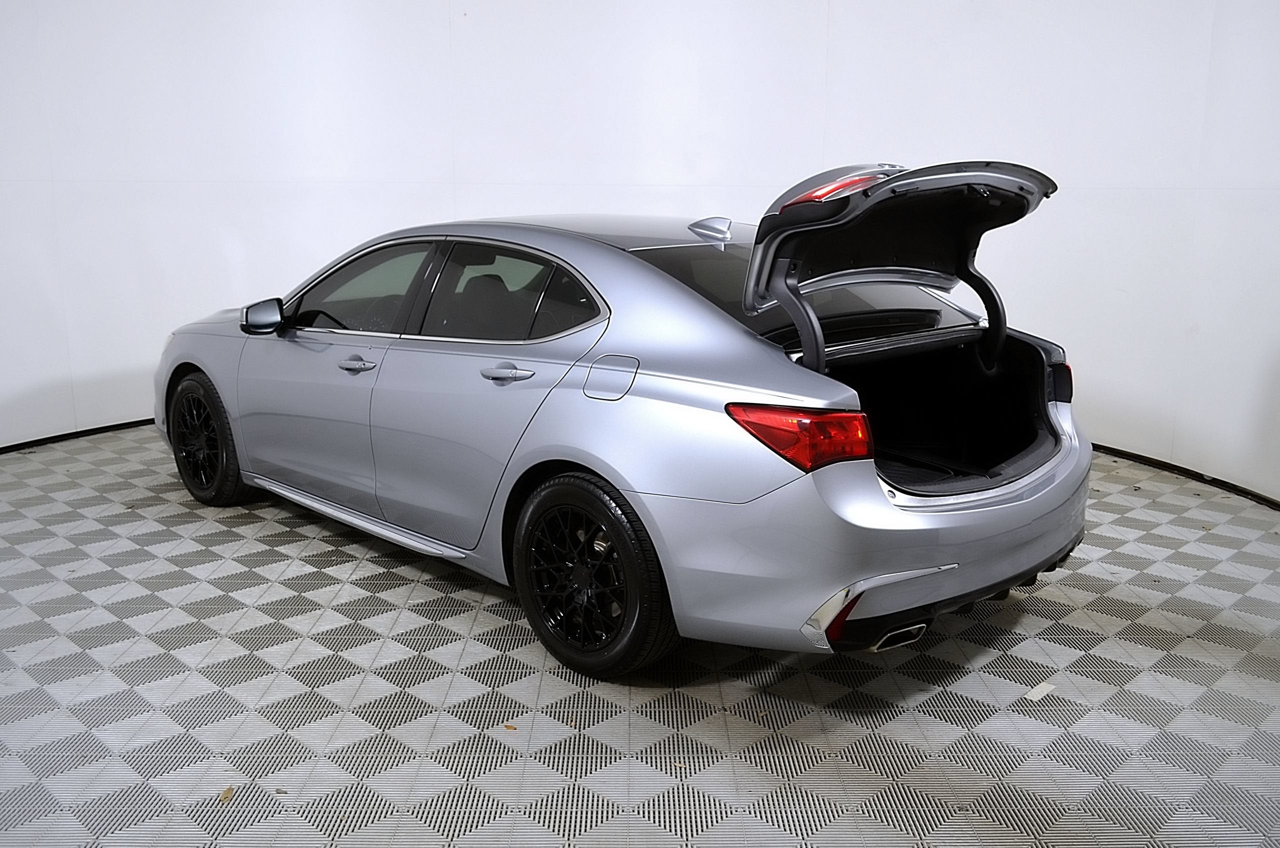 2018 Acura TLX with Technology Pkg
