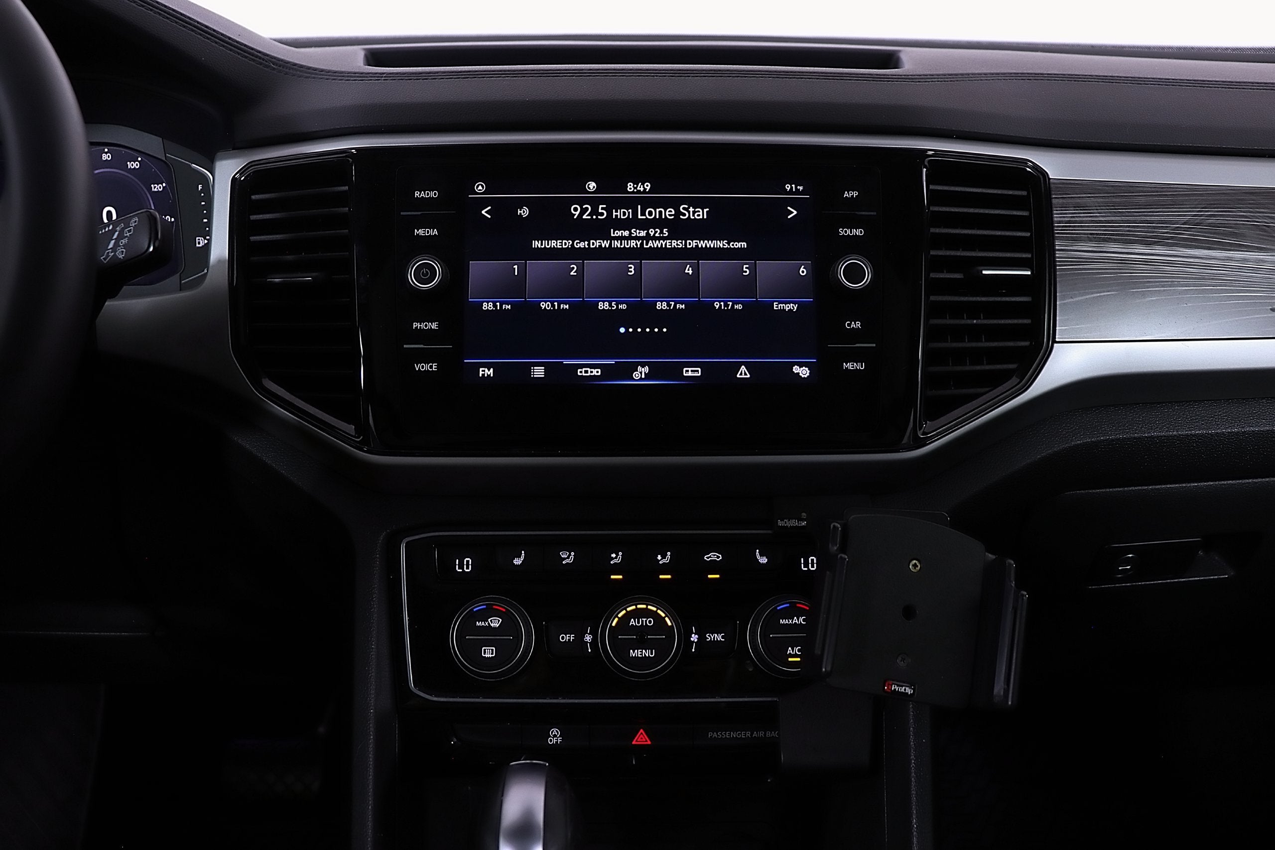 2023 Volkswagen Atlas Cross Sport 3.6L V6 SE with Technology