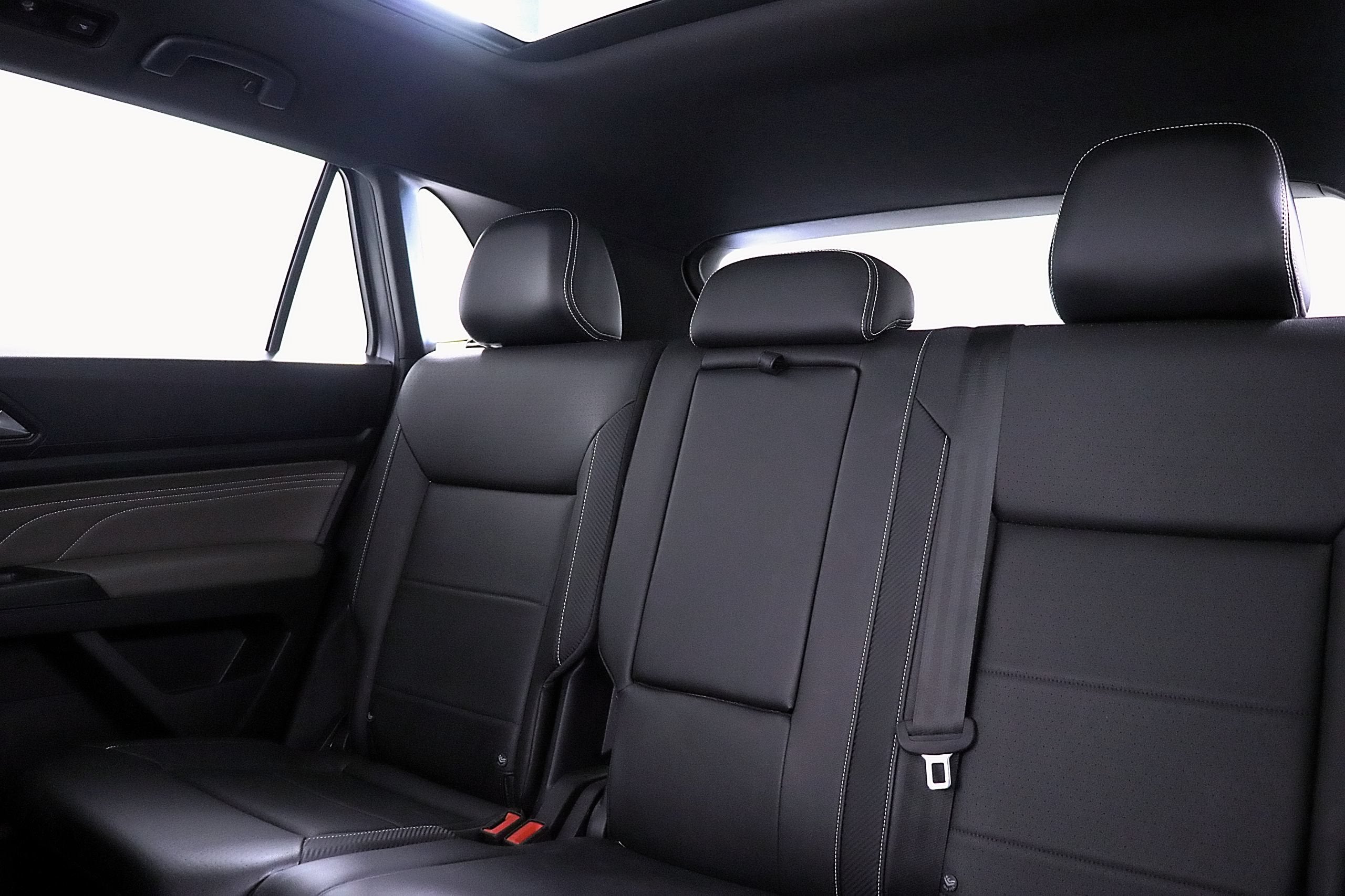 2023 Volkswagen Atlas Cross Sport 3.6L V6 SE with Technology