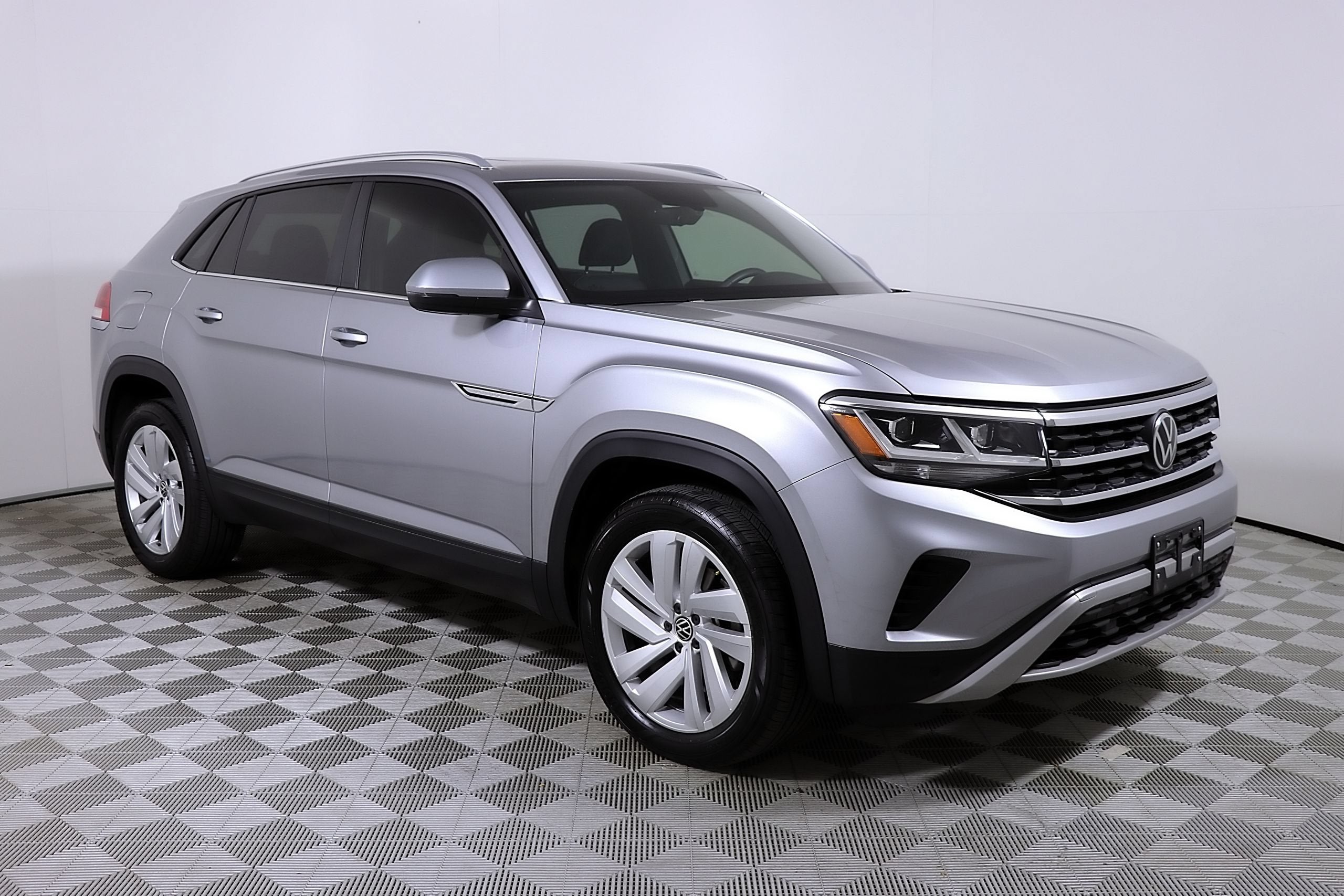 2023 Volkswagen Atlas Cross Sport 3.6L V6 SE with Technology