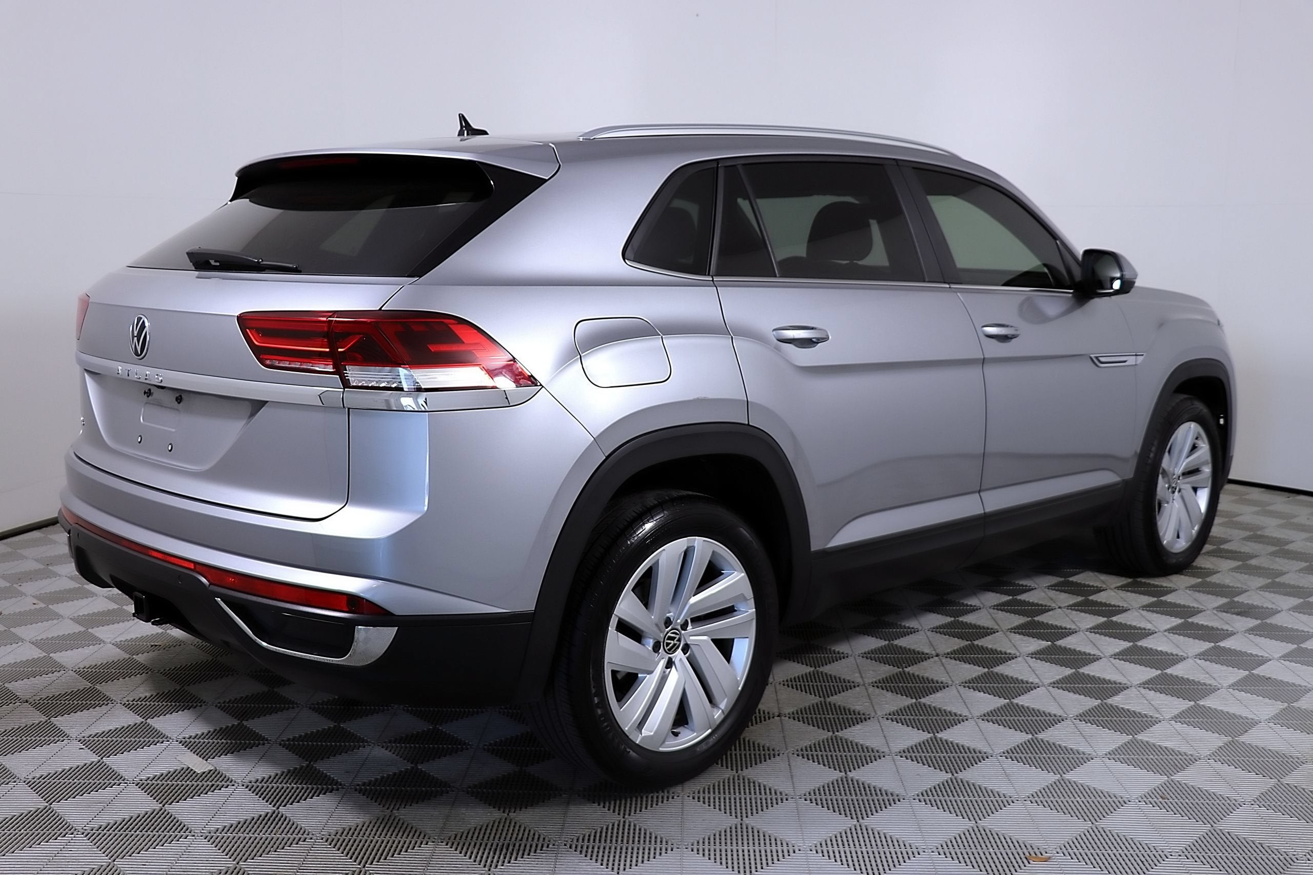 2023 Volkswagen Atlas Cross Sport 3.6L V6 SE with Technology