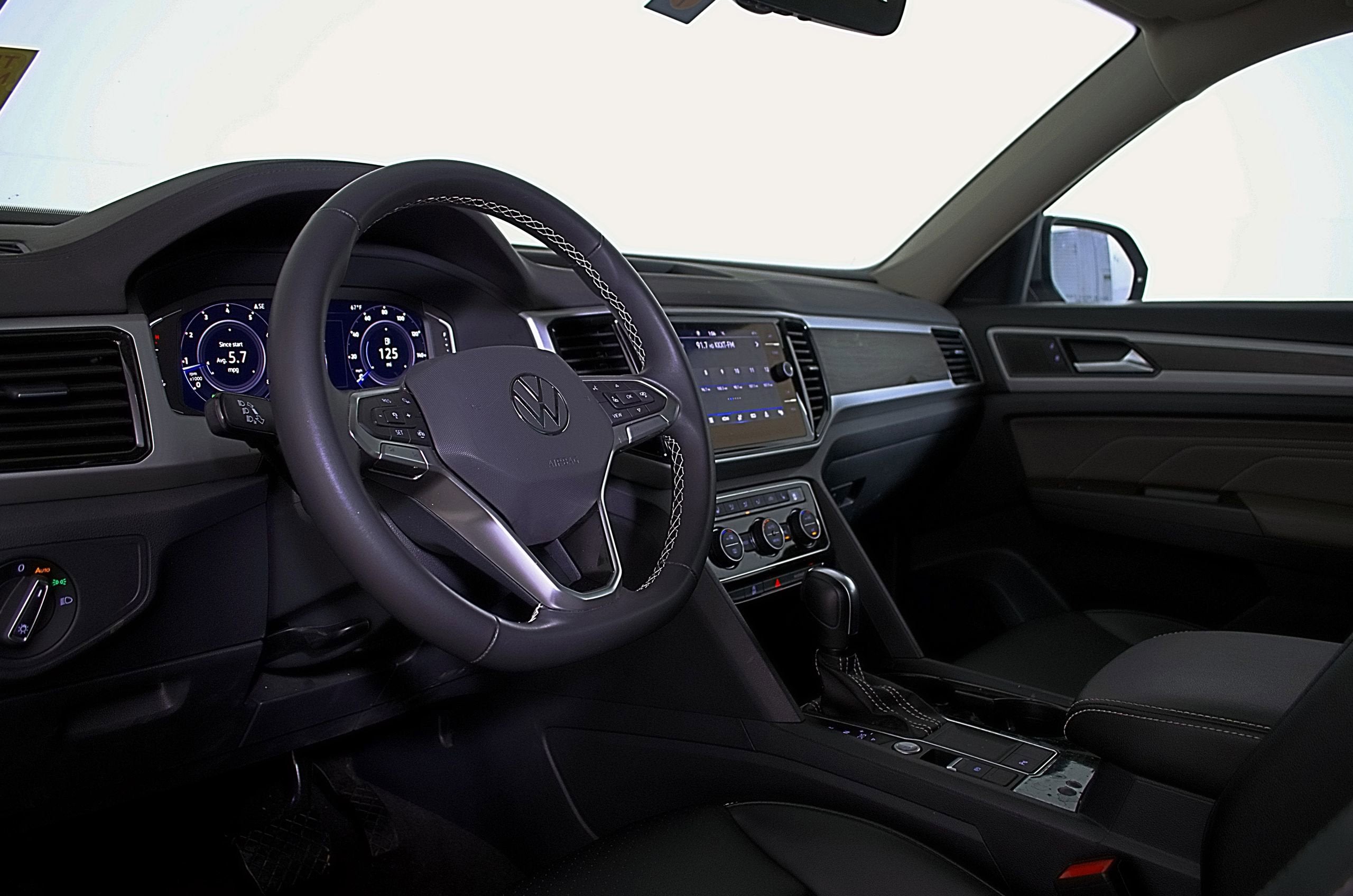 2022 Volkswagen Atlas 2.0T SE with Technology