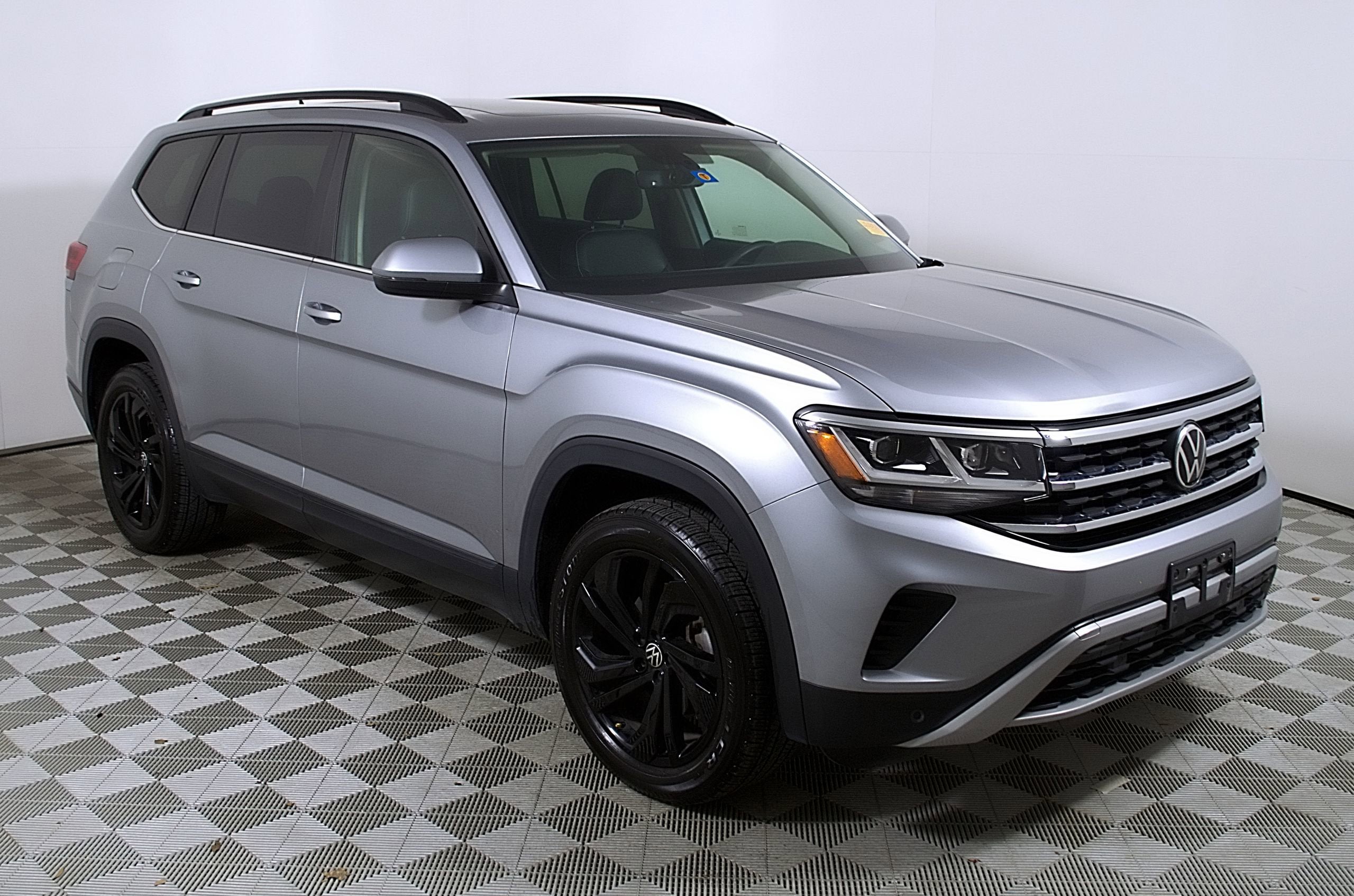 2022 Volkswagen Atlas 2.0T SE with Technology