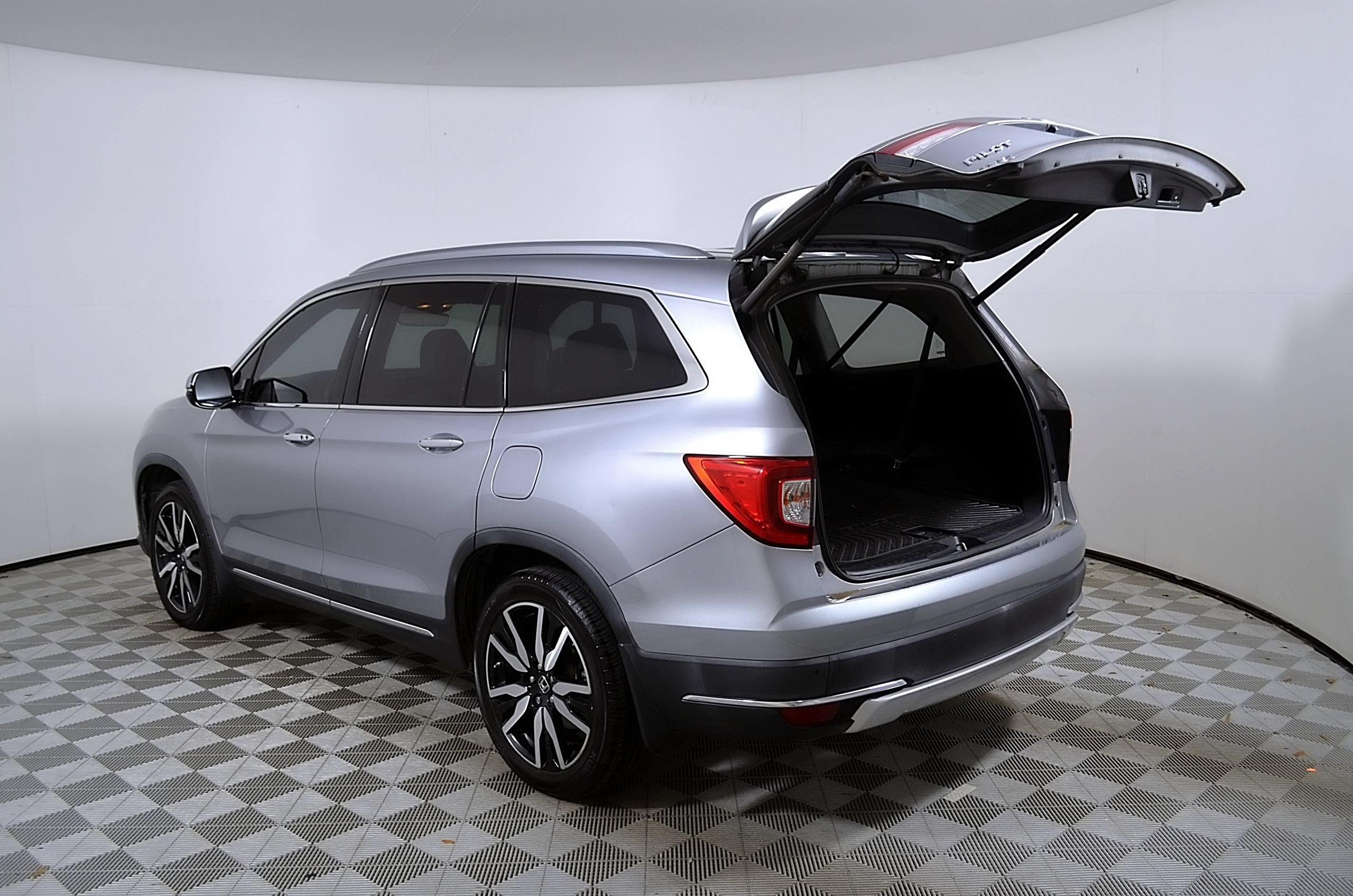 2022 Honda Pilot Touring 8-Passenger